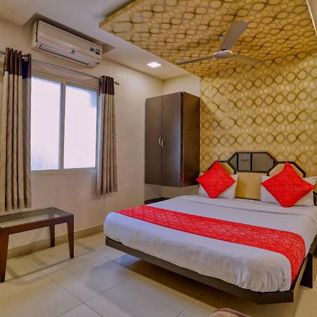 Hotel Galaxy Indore Esterno foto