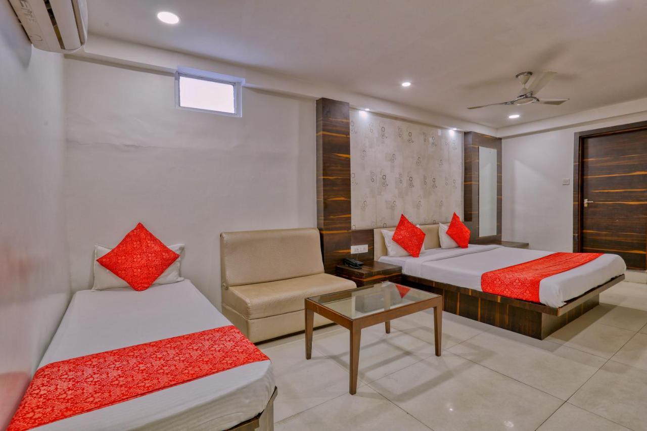 Hotel Galaxy Indore Esterno foto
