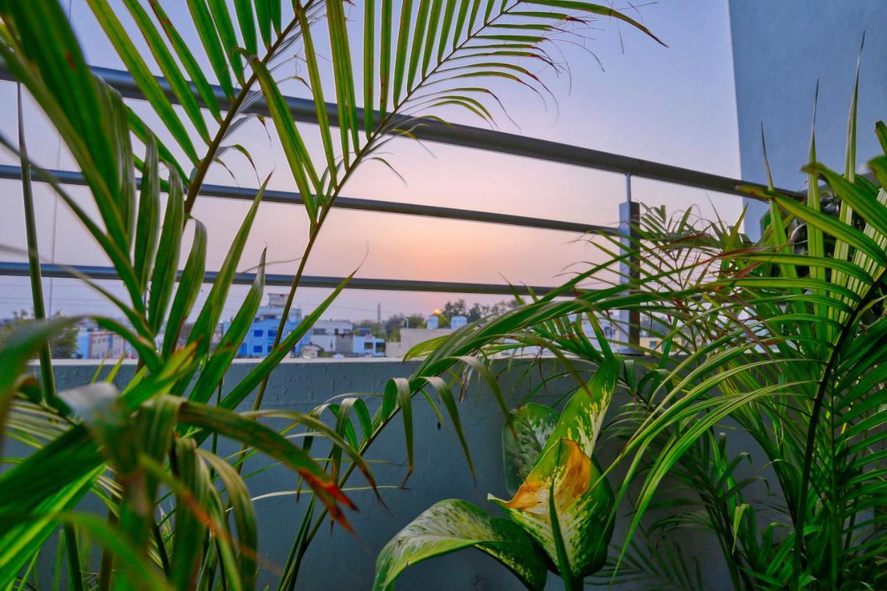 Hotel Galaxy Indore Esterno foto