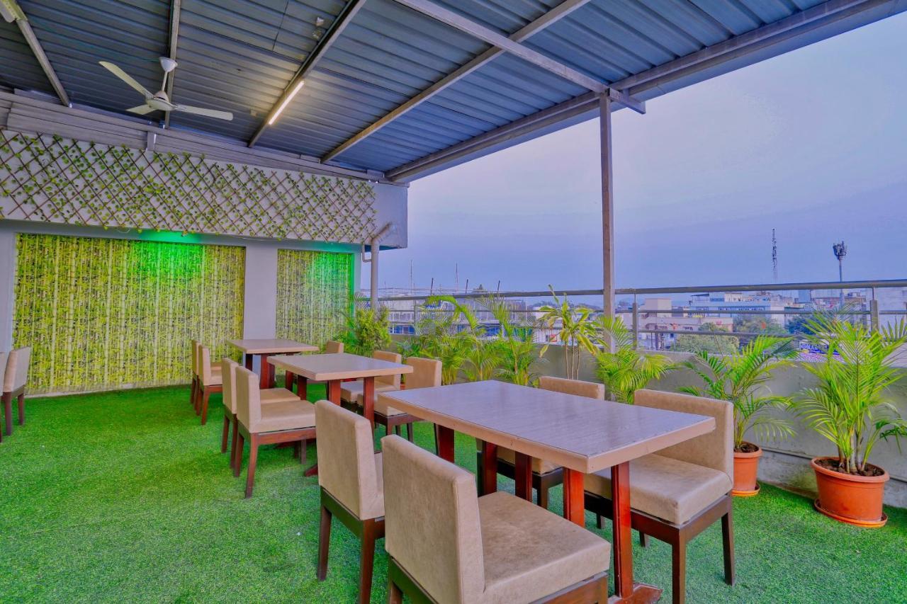 Hotel Galaxy Indore Esterno foto