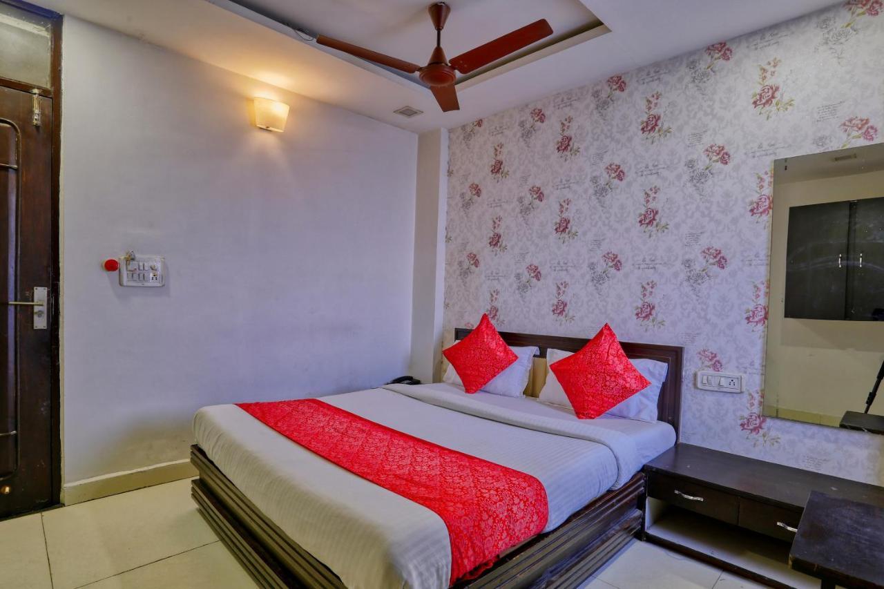 Hotel Galaxy Indore Esterno foto