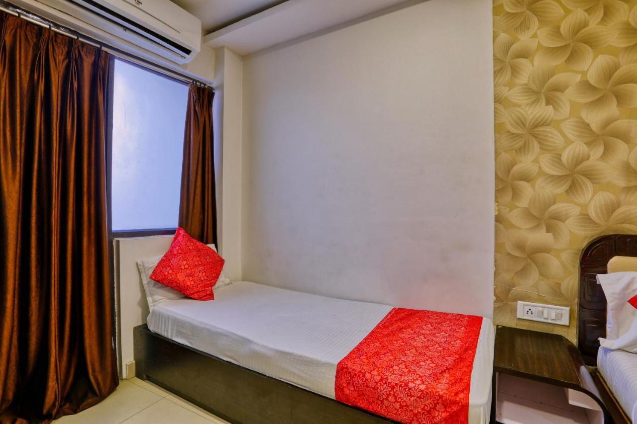 Hotel Galaxy Indore Esterno foto