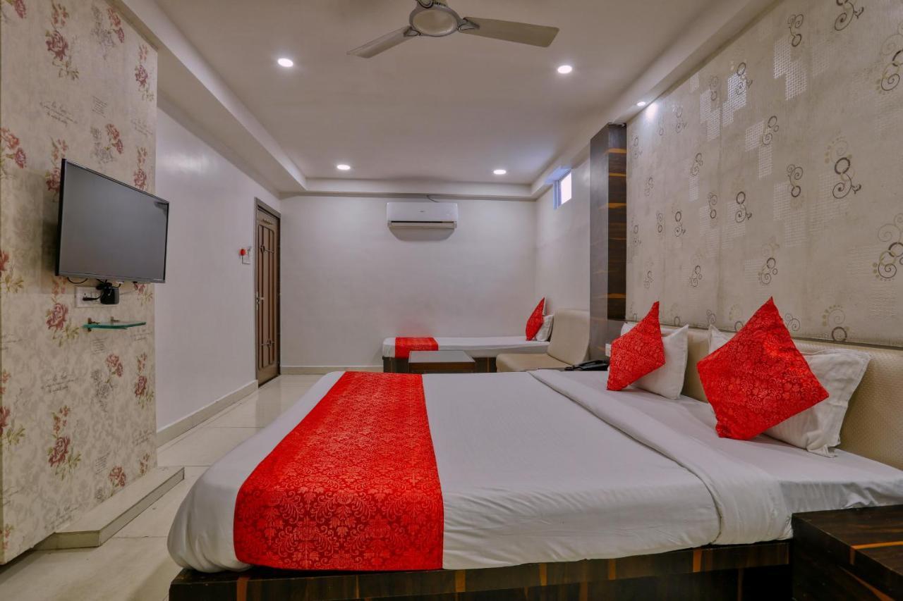 Hotel Galaxy Indore Esterno foto