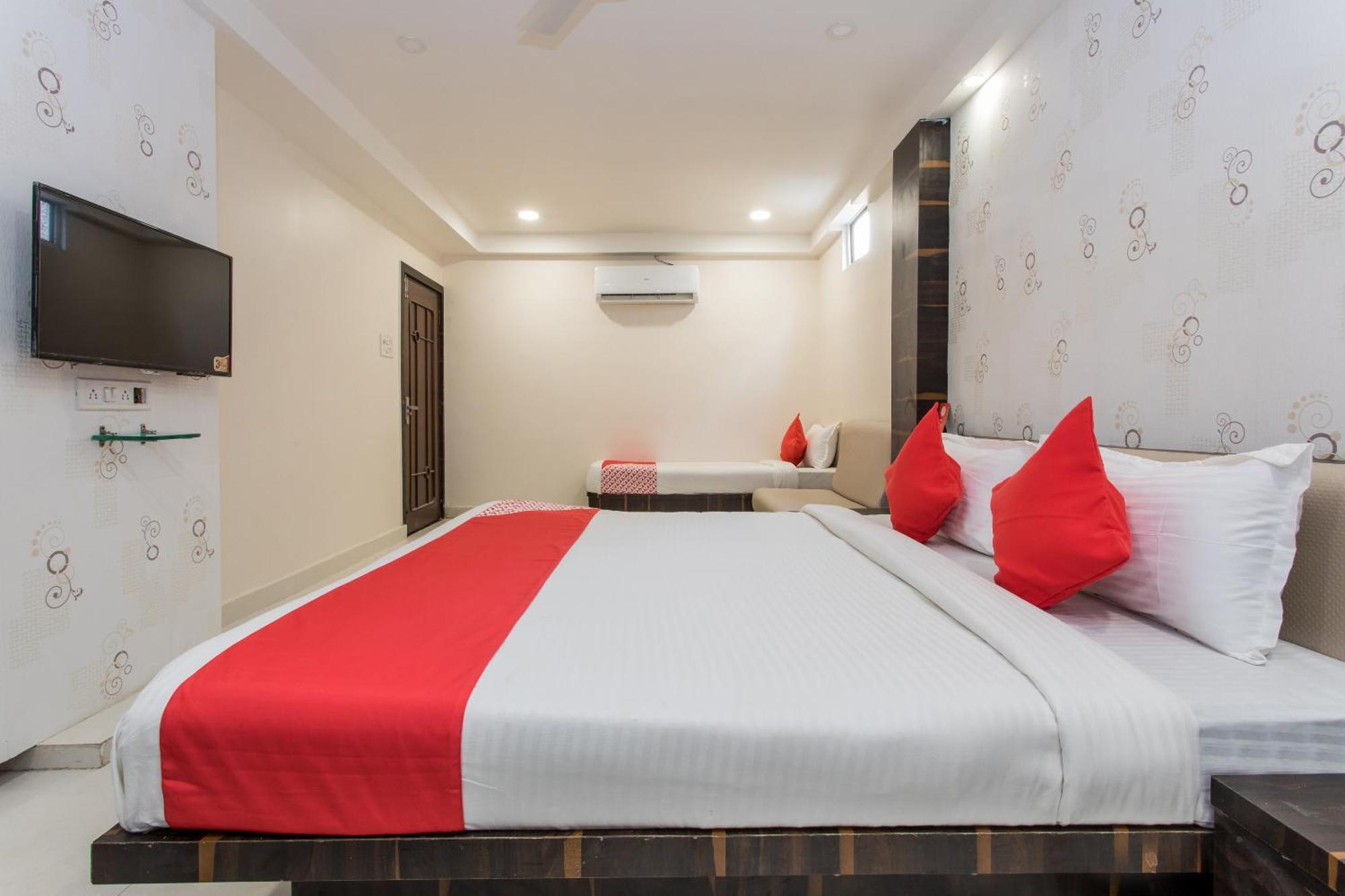 Hotel Galaxy Indore Esterno foto